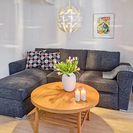 1 Bedroom Cozy In