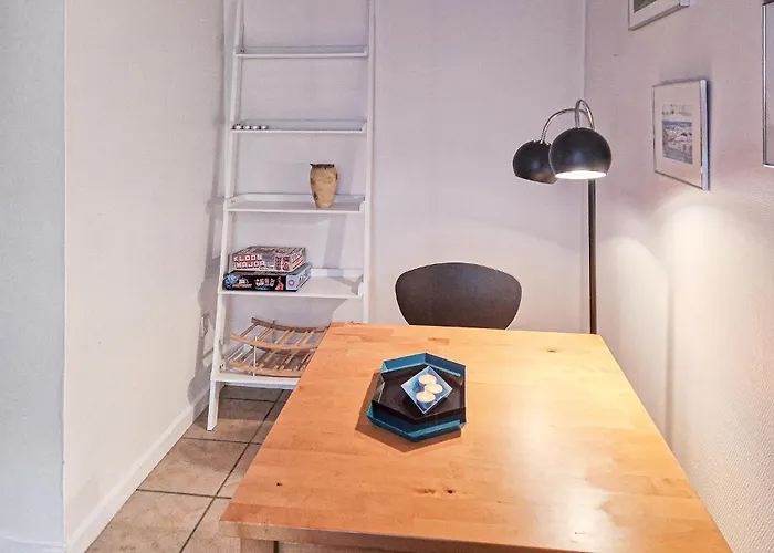 1 Bedroom Cozy In 约灵